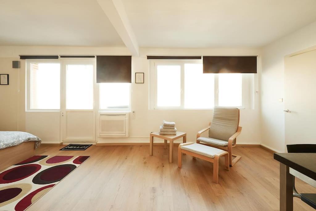 Studio-Balcon Center Of Монс Екстер'єр фото